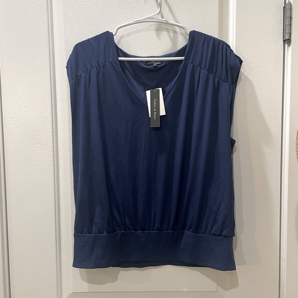 Violets & Roses Tops - NEW…StitchFix Violets & Roses V Neck Sleeveless Blouse
